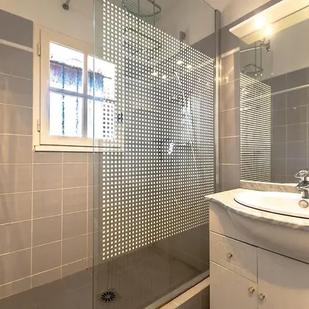 Holiday home Le L Pool & Beachside L Shellter